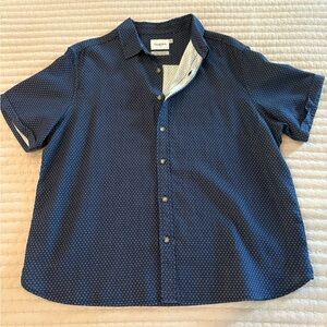 Goodfellow & Co Men’s Navy Short Sleeve Button-Up Shirt with White Polka Dots